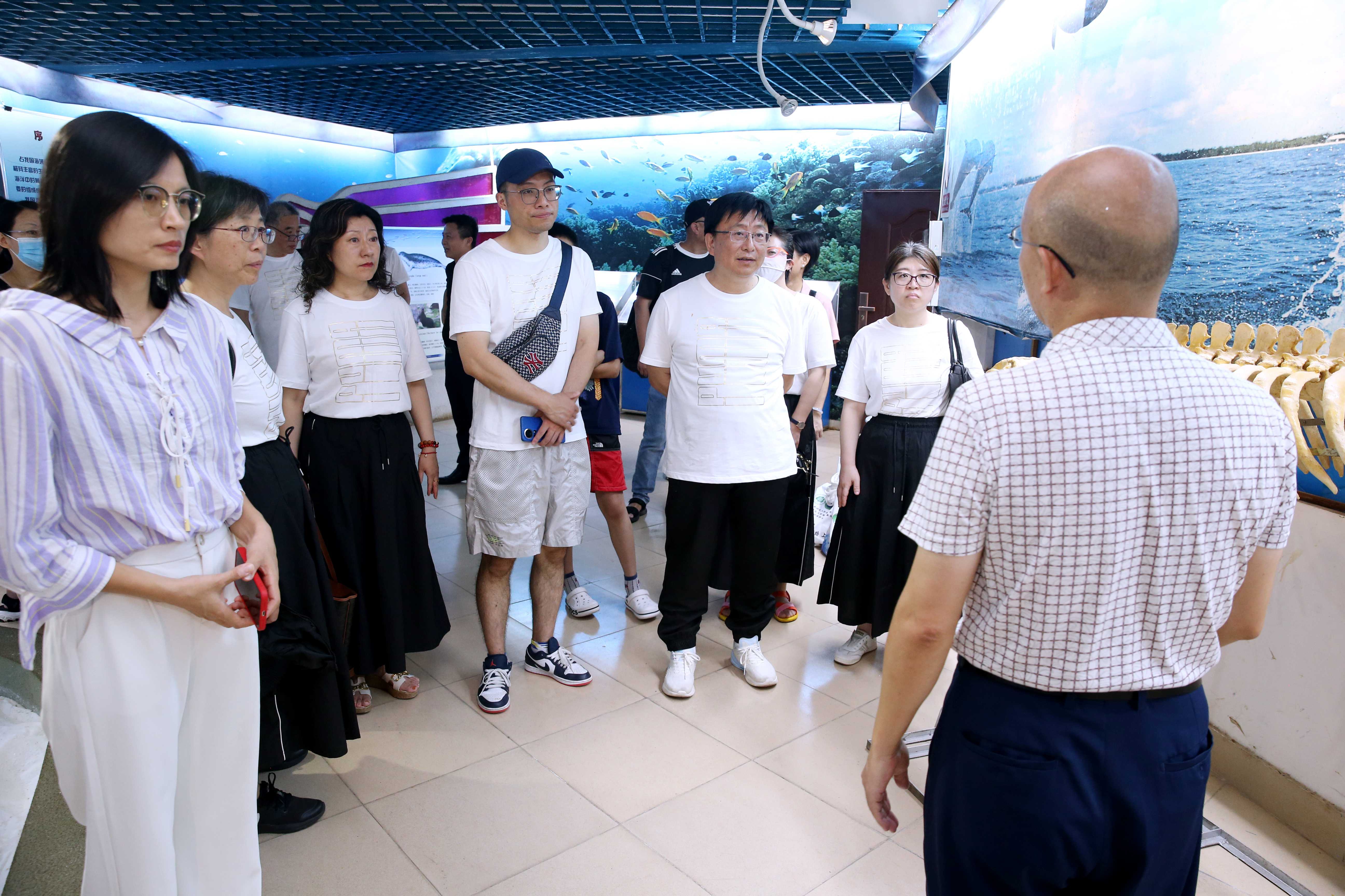 上海市教育工会代表团来我校参观交流