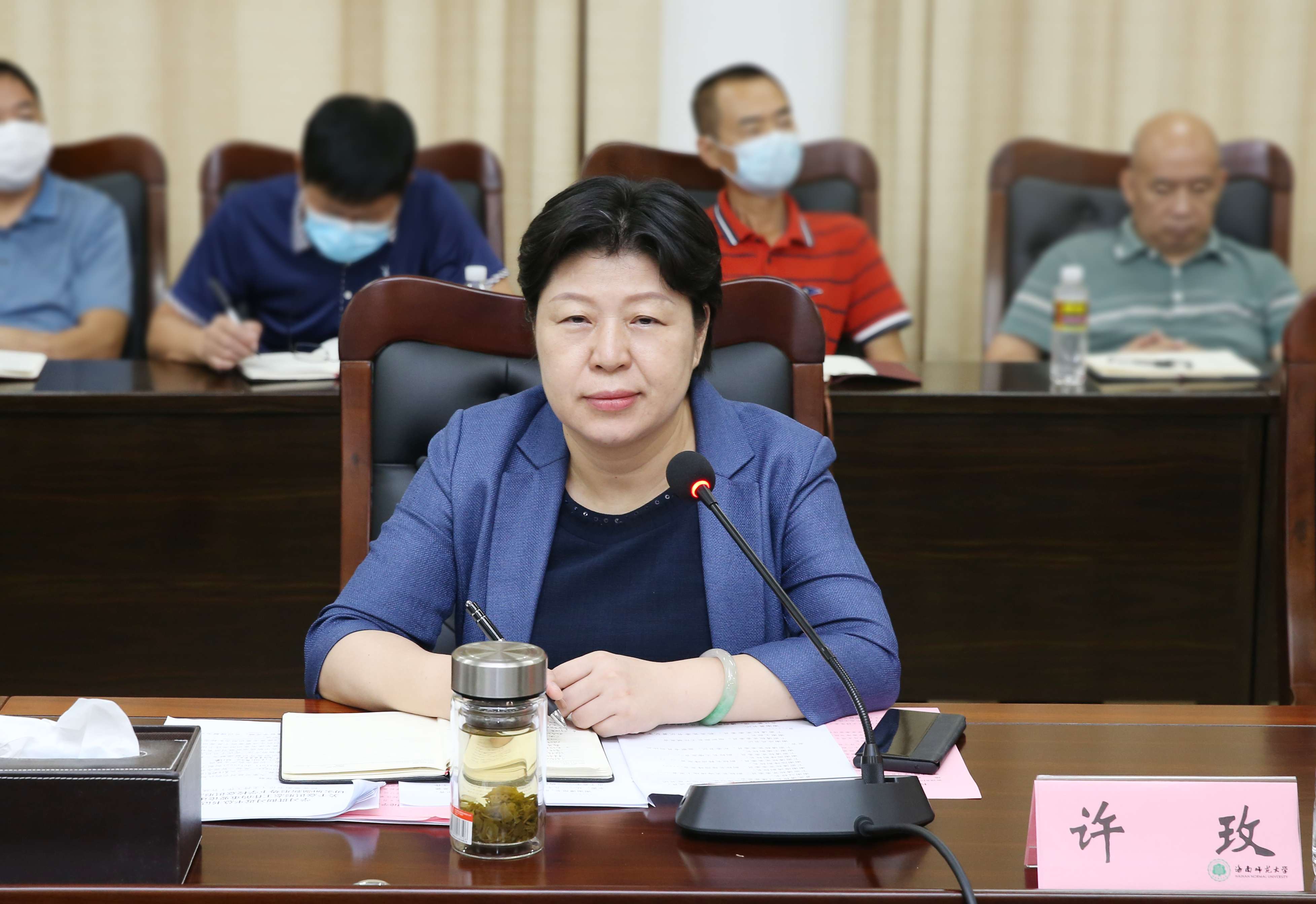 我校党委理论学习中心组召开学习贯彻习近平总书记意识形态工作重要论述精神(扩大)学习会