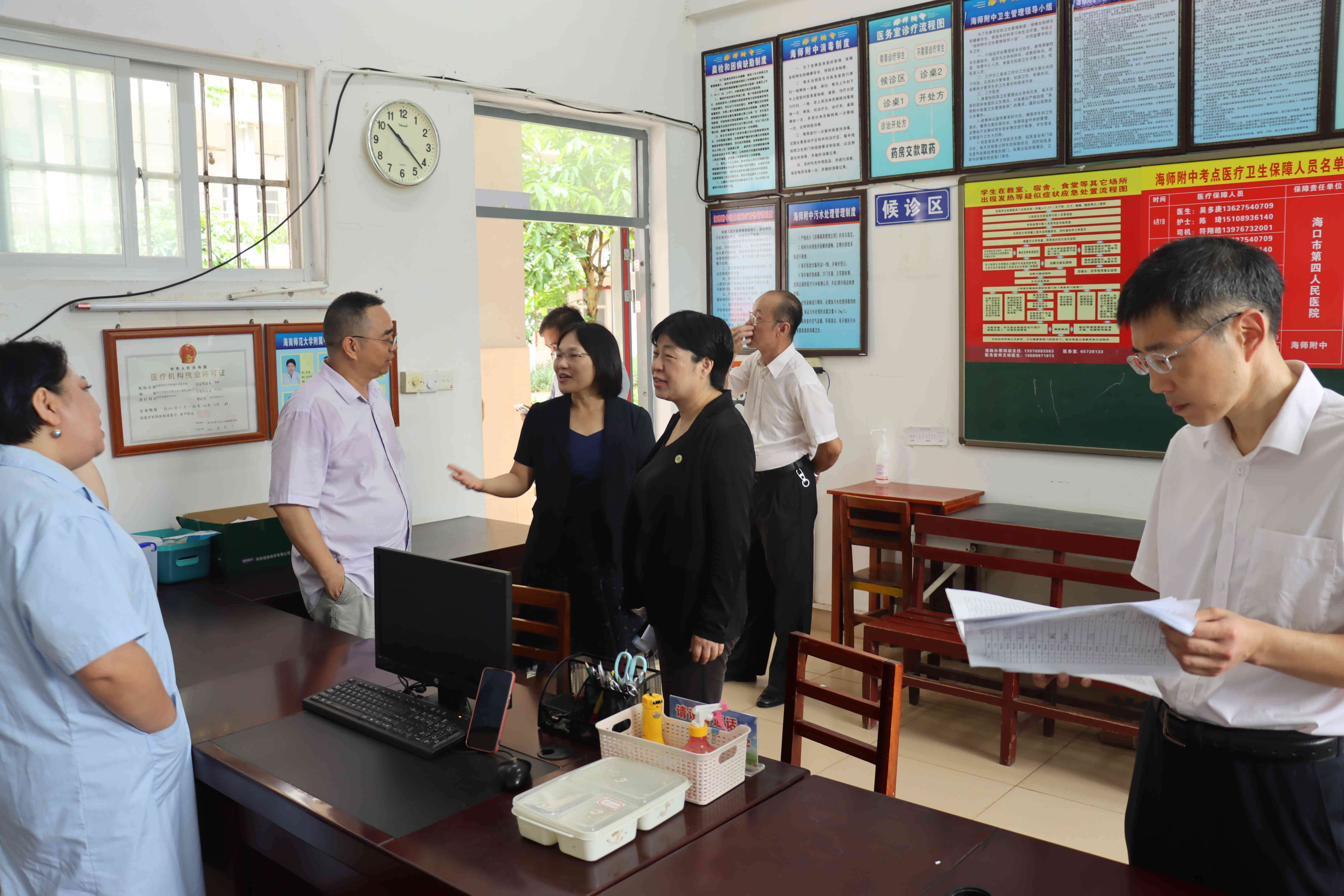 校领导到海师附中检查高考准备工作
